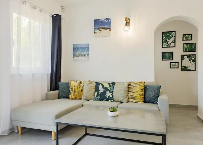 Iris By Interhome Semesterbostad